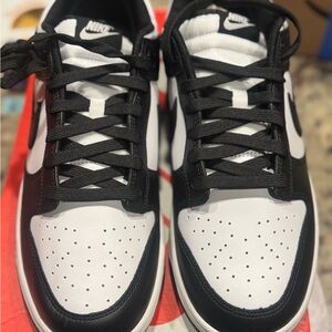 Nike Men's Classic Black and White Sneakers